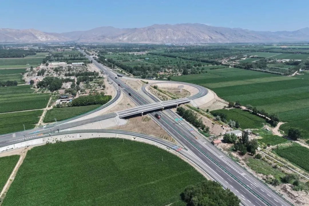 G1816国道亚洲bwin光学反光膜案例9